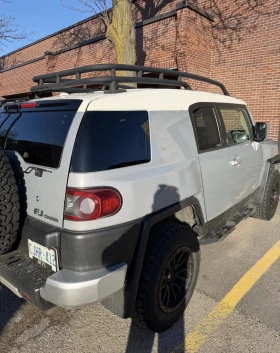 Toyota Fj cruiser 4.0 * 4WD * КАМЕРА * CARFAX * ЦЕНА ДО БГ * , снимка 4