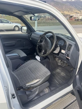 Toyota Hilux 2.5 D4-D/Климатик, снимка 6 - Автомобили и джипове - 53695429