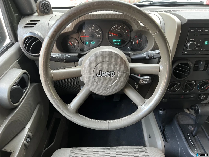 Jeep Wrangler SAHARA, снимка 16 - Автомобили и джипове - 52877031