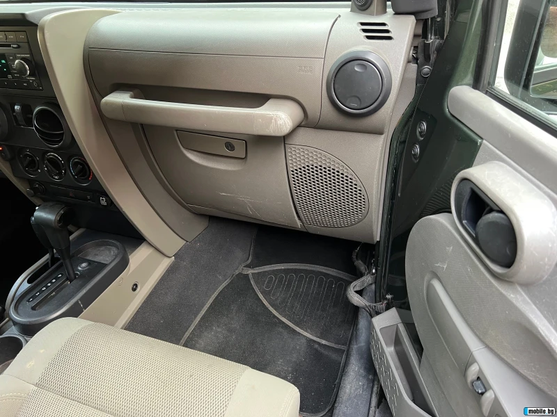 Jeep Wrangler SAHARA, снимка 13 - Автомобили и джипове - 52877031