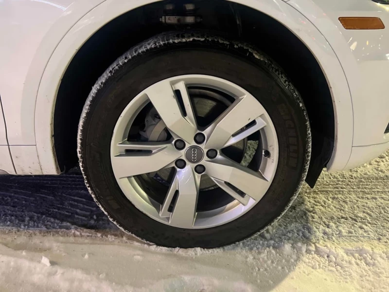 Audi Q5 * Technik * CARFAX * БЕЗ ПЪРВОНАЧАЛНА ВНОСКА, снимка 7 - Автомобили и джипове - 52823192