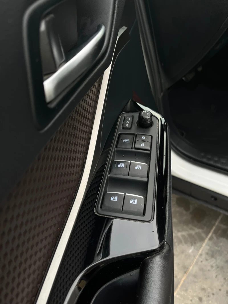 Toyota C-HR, снимка 10 - Автомобили и джипове - 53021482
