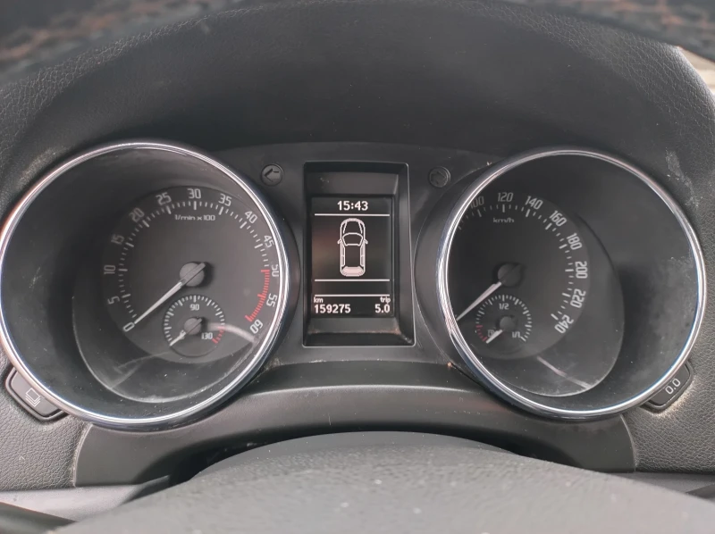 Skoda Yeti 2.0D. 110к.с. 4х4 Новият мотор., снимка 4 - Автомобили и джипове - 53160023