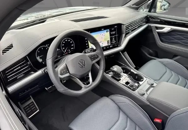 VW Touareg 3.0 TDI 4Motion = R-line = Black Style Гаранция, снимка 7 - Автомобили и джипове - 55050283