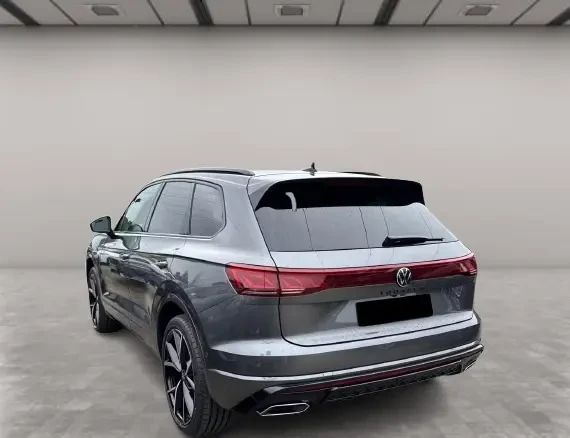 VW Touareg 3.0 TDI 4Motion = R-line = Black Style Гаранция, снимка 2 - Автомобили и джипове - 55050283