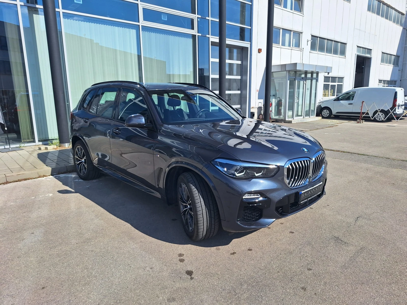 BMW X5 45e M-Pack - изображение 2