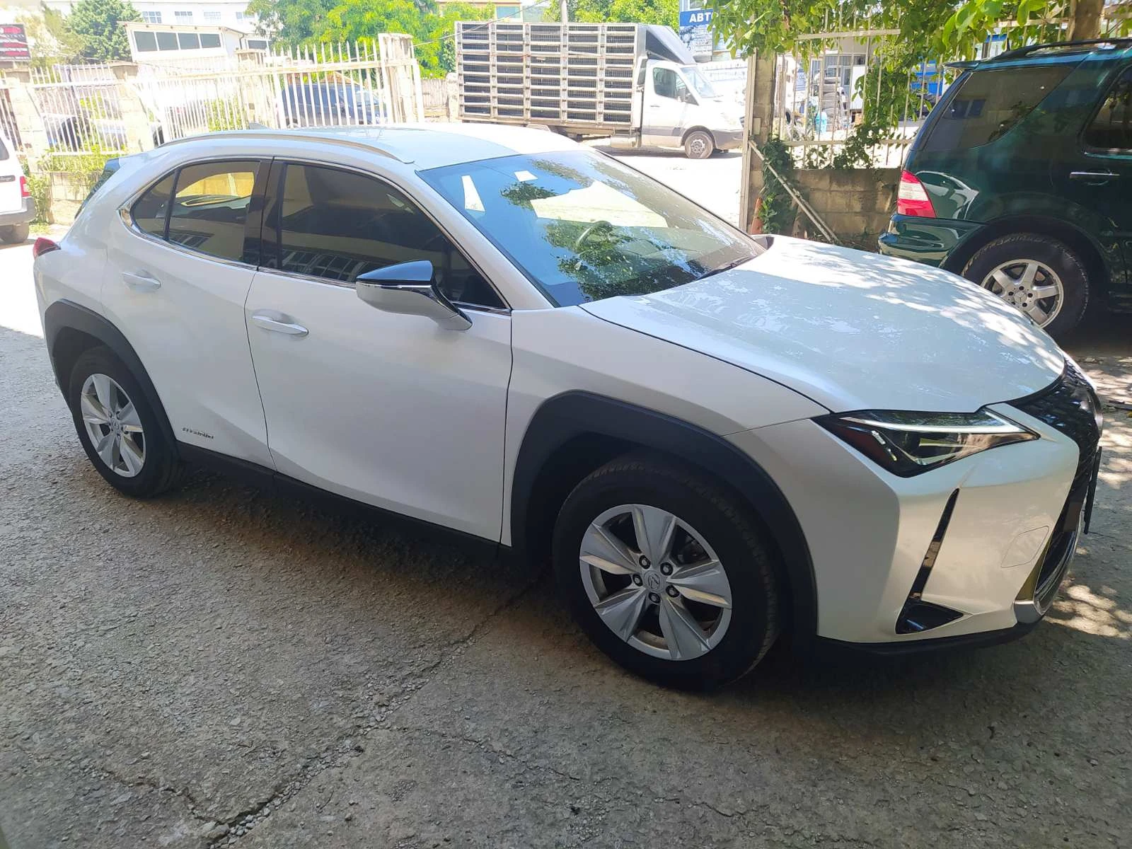 Lexus UX 250h 250HIBRID - изображение 2