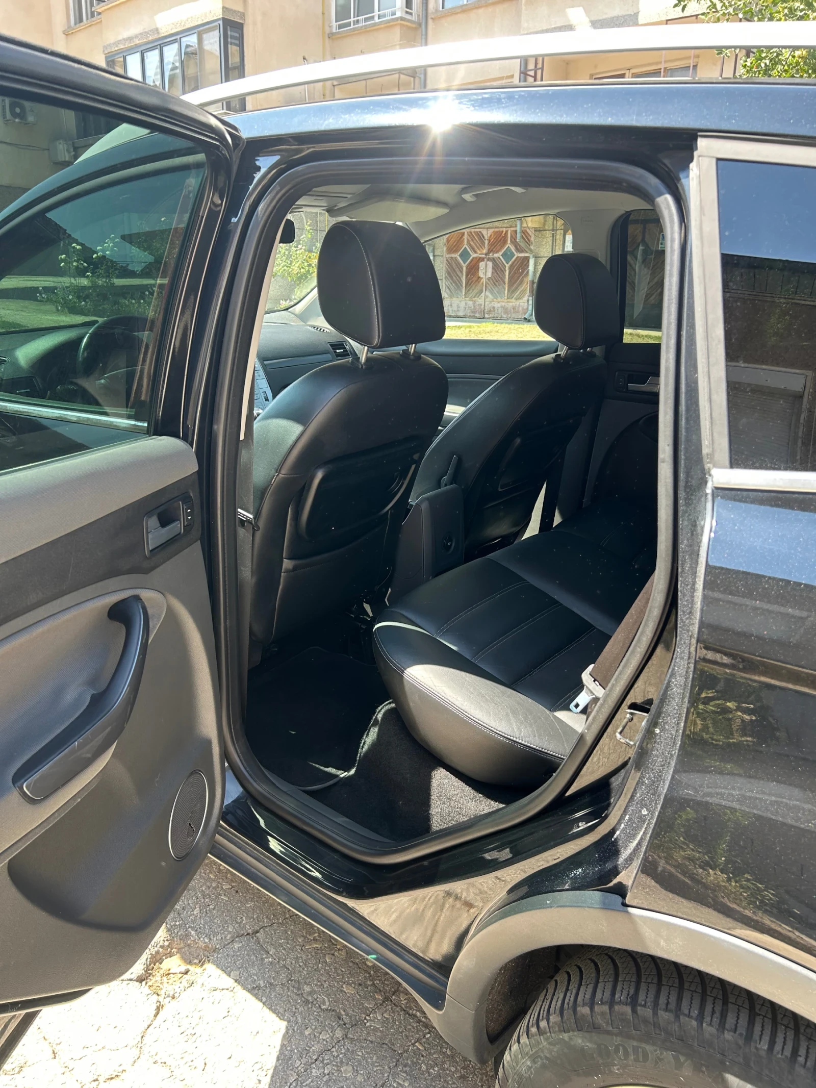 Ford Kuga  - изображение 9