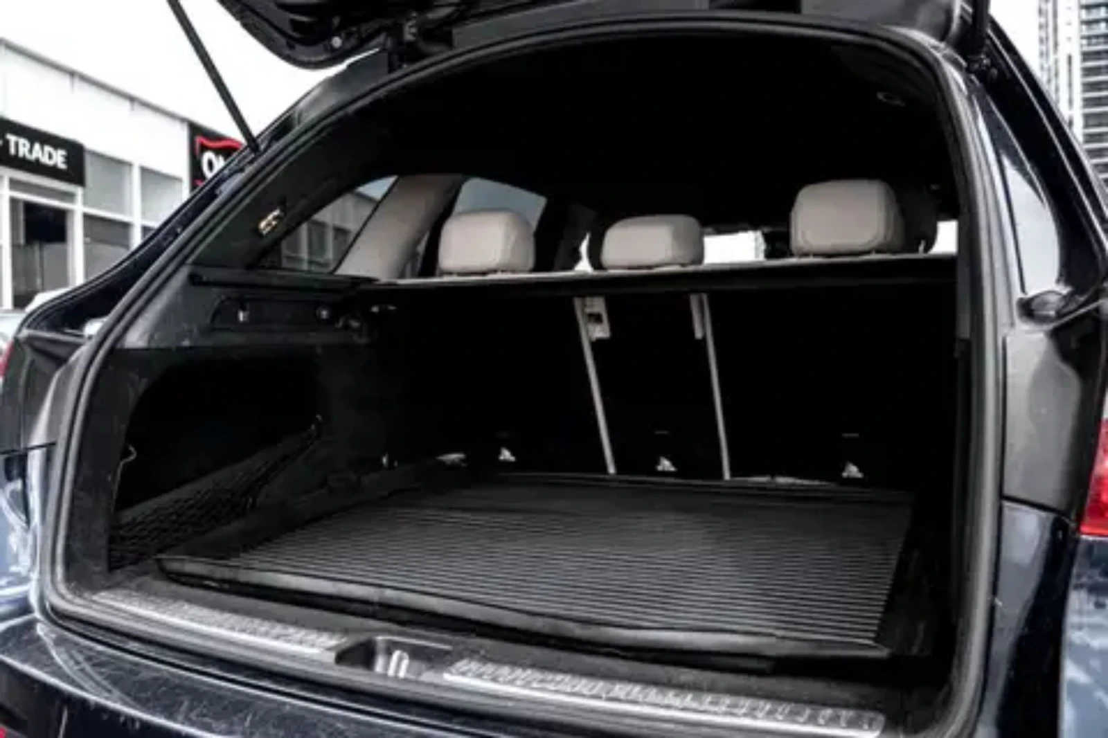 Mercedes-Benz GLC 300 2019/4-MATIC/360/LANE ASIST/PANO/PODGREV/DISTR, снимка 16 - Автомобили и джипове - 53894412