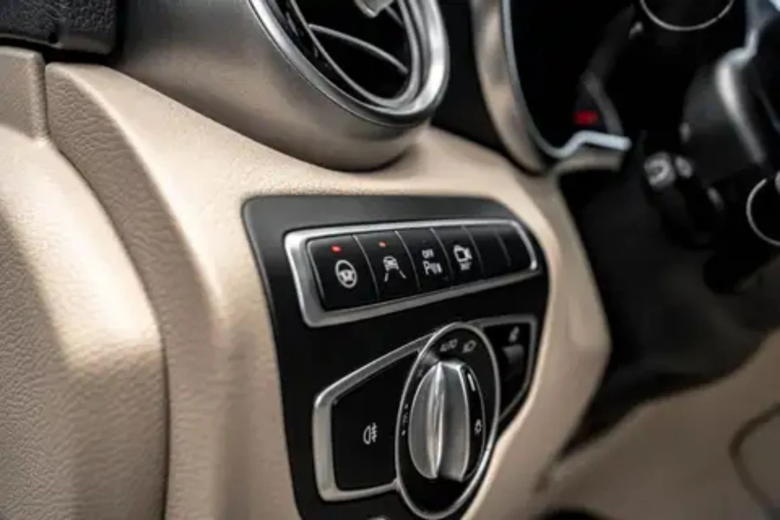 Mercedes-Benz GLC 300 2019/4-MATIC/360/LANE ASIST/PANO/PODGREV/DISTR, снимка 9 - Автомобили и джипове - 53894412