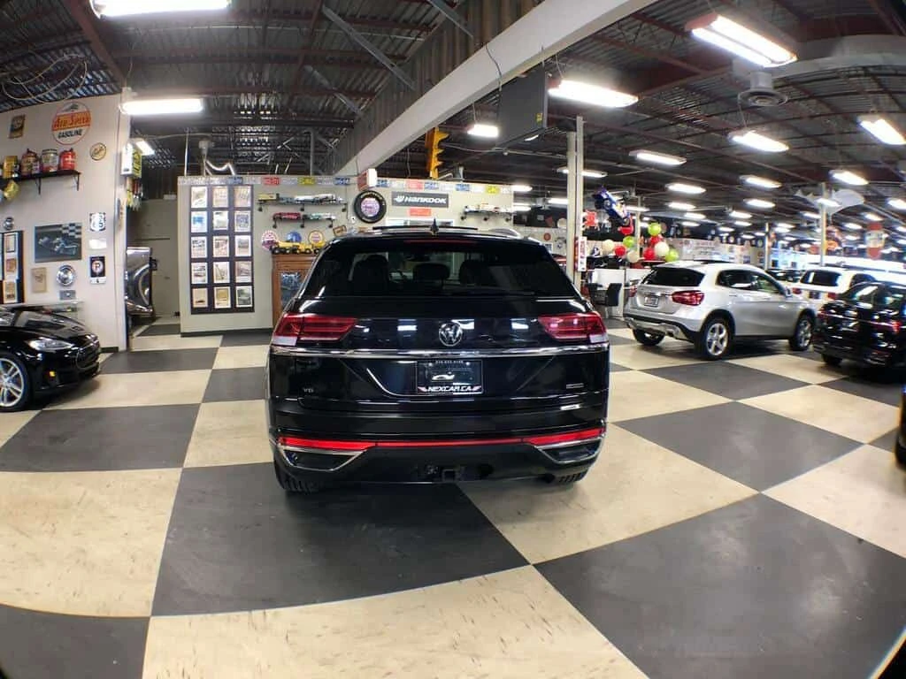 VW Atlas * HIGHLINE AWD LEATHER PAN/ROOF NAV B/SPOT CAMERA , снимка 7 - Автомобили и джипове - 54094326