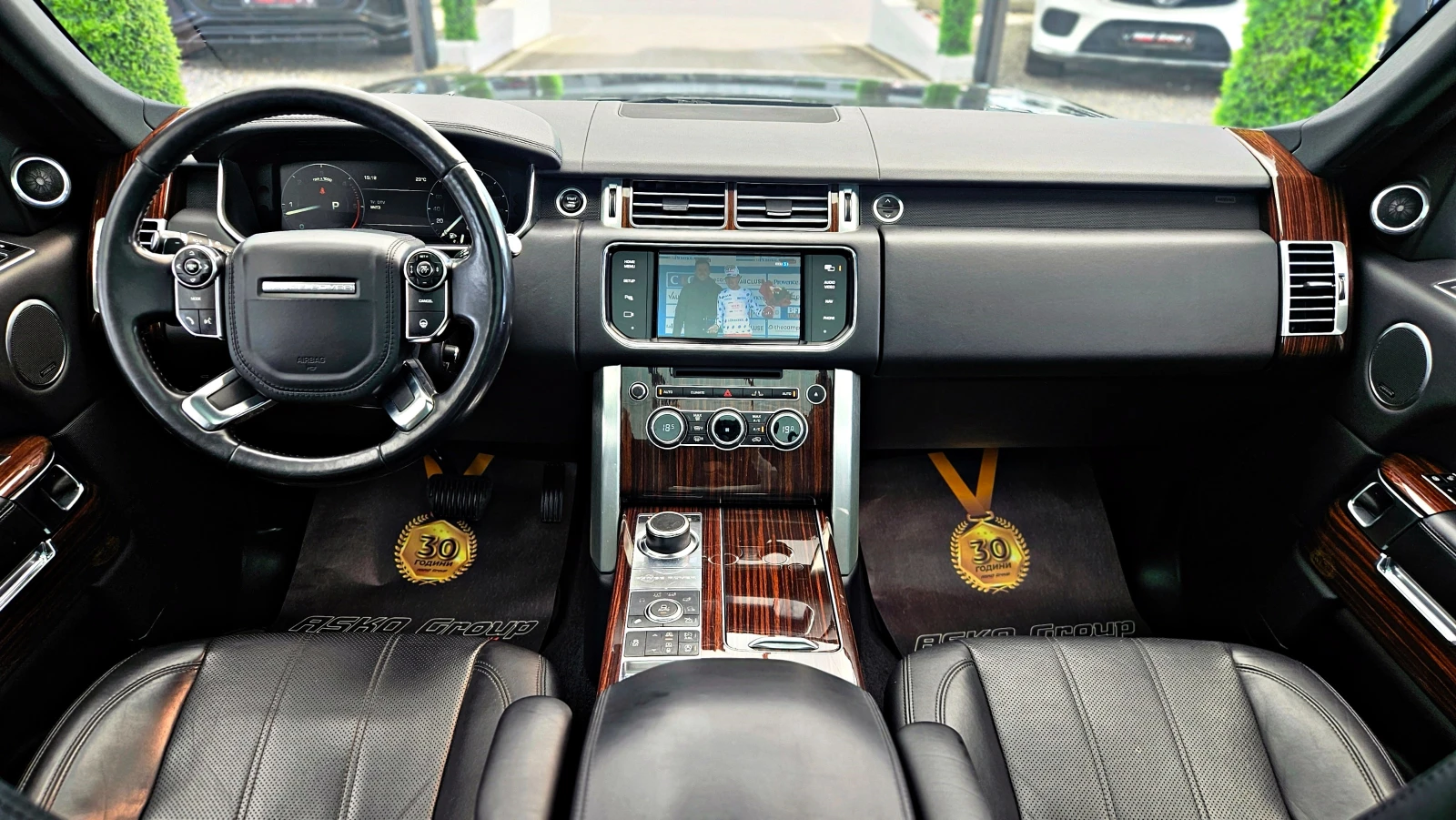 Land Rover Range rover TV/PANO/DISTR/DIGITAL/360CAMERA/ОБДУХ/MERIDIAN/LIZ, снимка 9 - Автомобили и джипове - 54133328