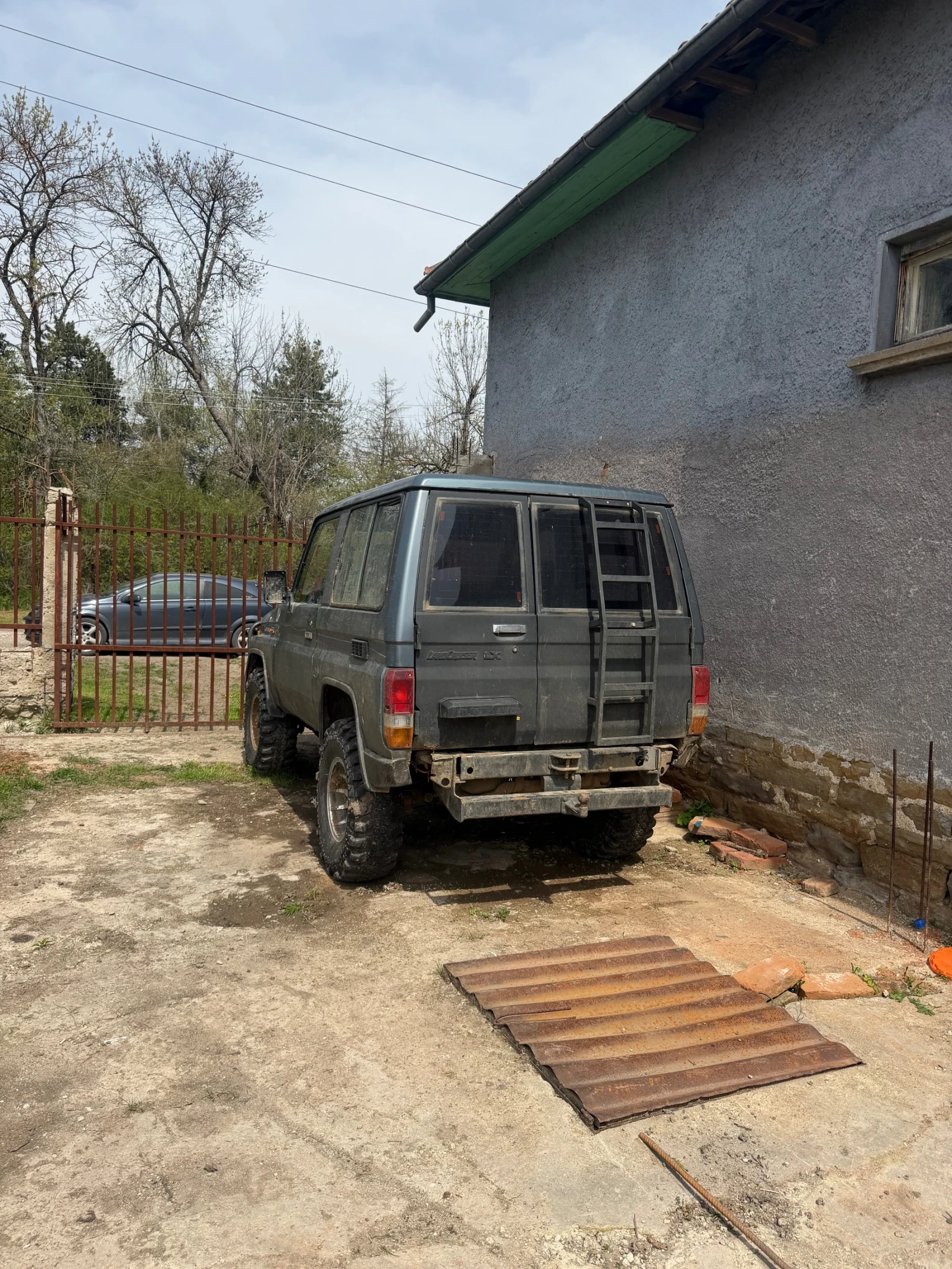 Toyota Land cruiser 2400, снимка 4 - Автомобили и джипове - 54170039
