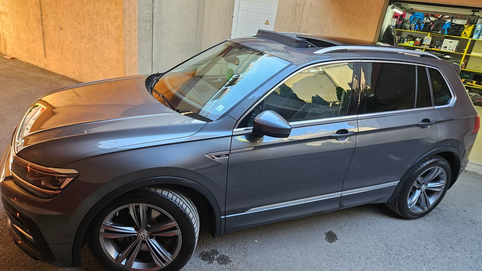 VW Tiguan, снимка 14 - Автомобили и джипове - 54718145