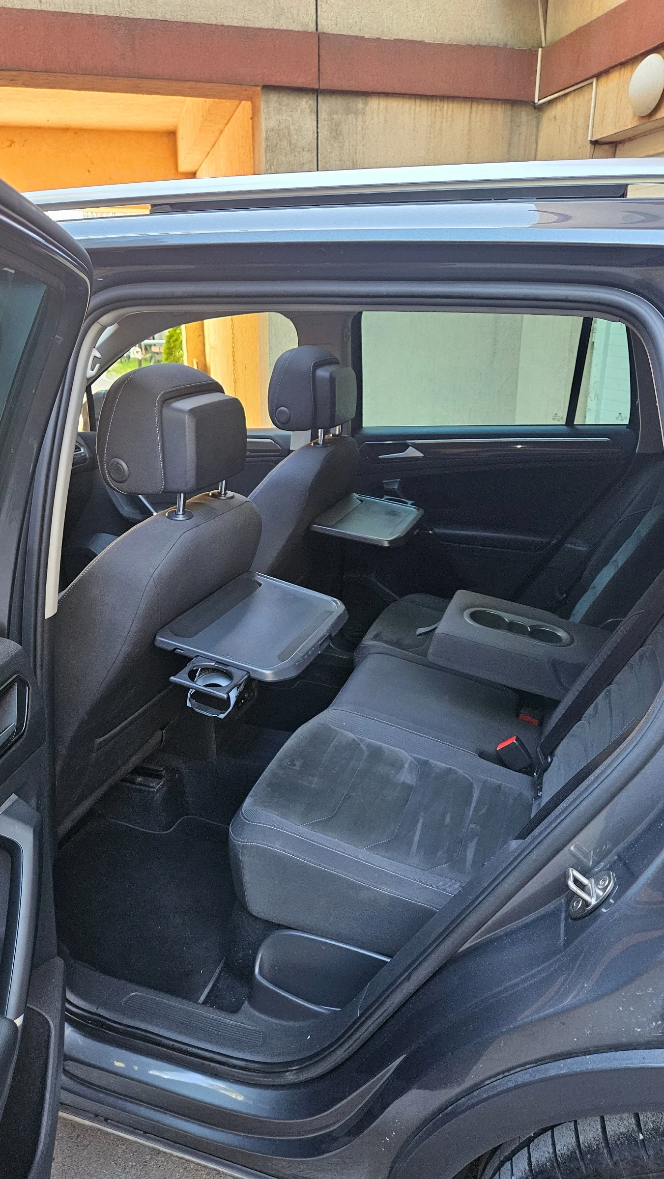 VW Tiguan, снимка 9 - Автомобили и джипове - 54718145