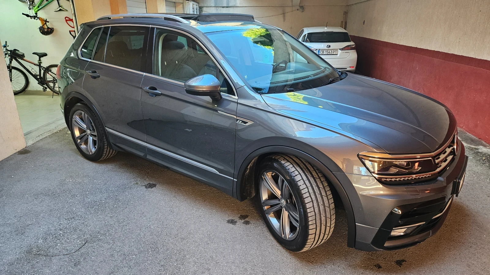 VW Tiguan, снимка 15 - Автомобили и джипове - 54718145