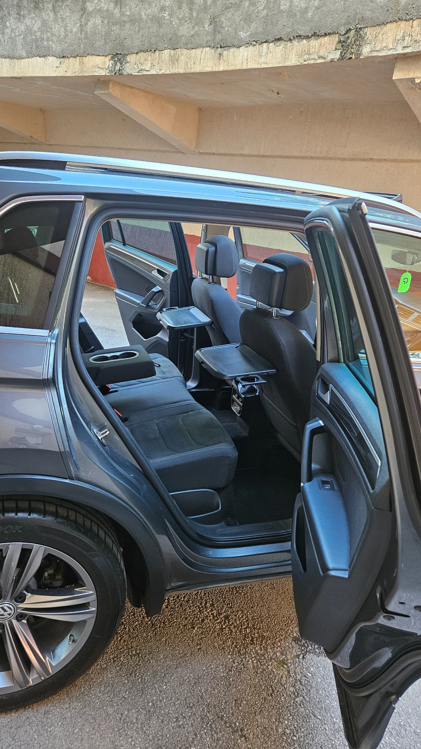 VW Tiguan, снимка 17 - Автомобили и джипове - 54718145