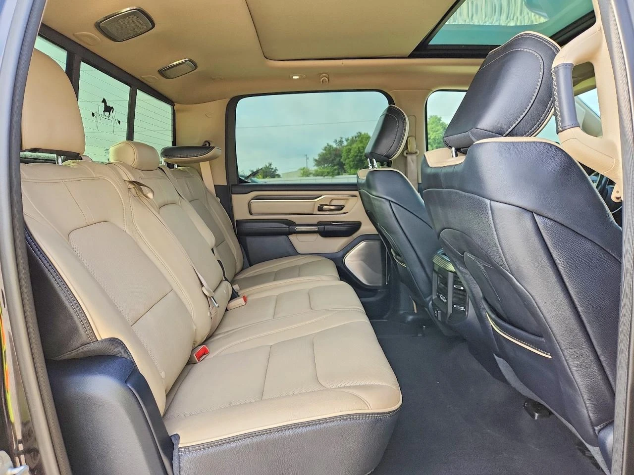 Dodge RAM 1500 5.7* LIMITED* КОЖА* ПОДГРЕВ* ПАНОРАМА* NAVI* , снимка 10 - Автомобили и джипове - 55652063