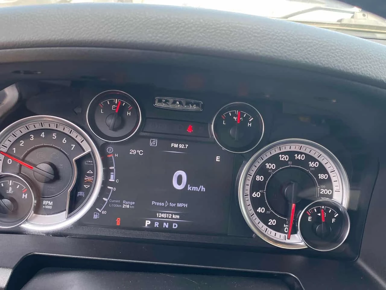 Dodge RAM 1500 EXPRESS| ПОДГРЕВИ| KEYLESS| CARFAX| , снимка 8 - Автомобили и джипове - 55655112