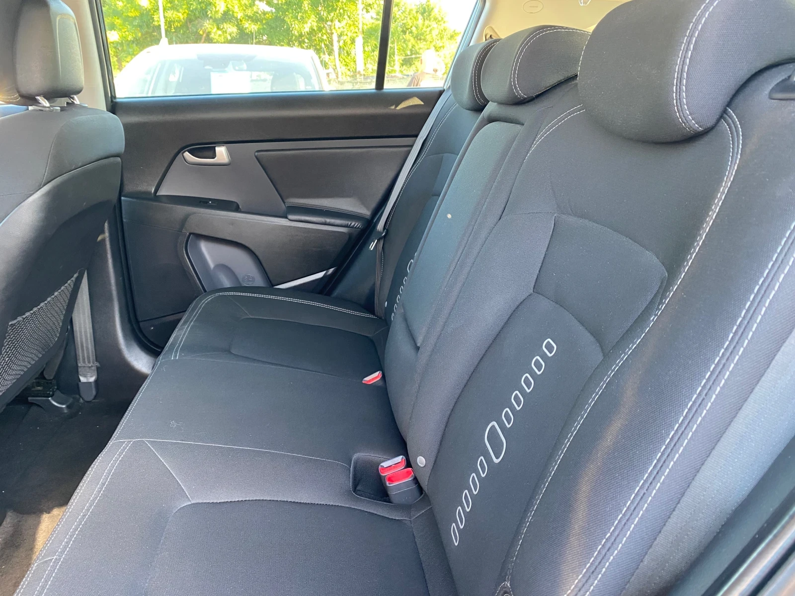 Kia Sportage, снимка 7 - Автомобили и джипове - 55711377
