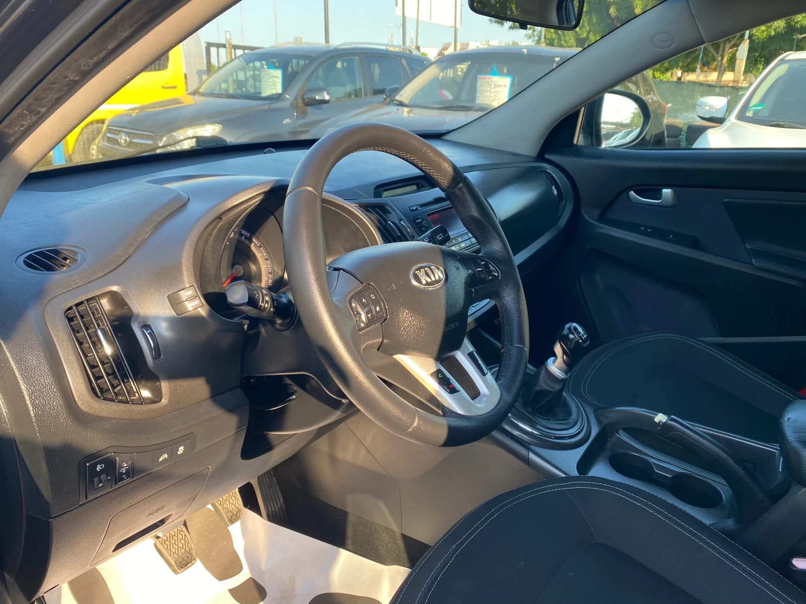 Kia Sportage, снимка 9 - Автомобили и джипове - 55711377