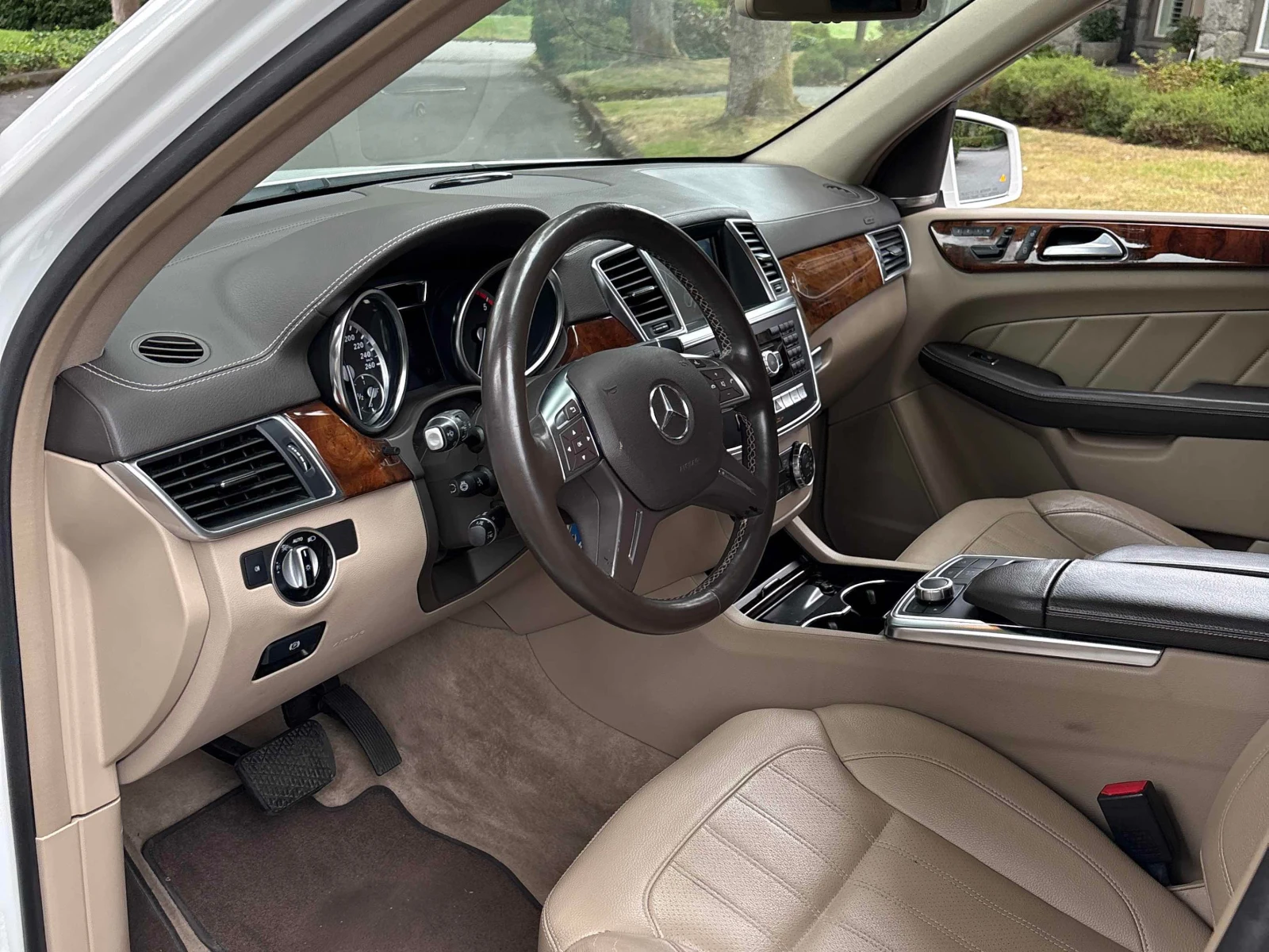 Mercedes-Benz GL * 350 BLUETEC * CARFAX * БЕЗ ПЪРВОНАЧАЛНА ВНОСКА, снимка 16 - Автомобили и джипове - 55999302