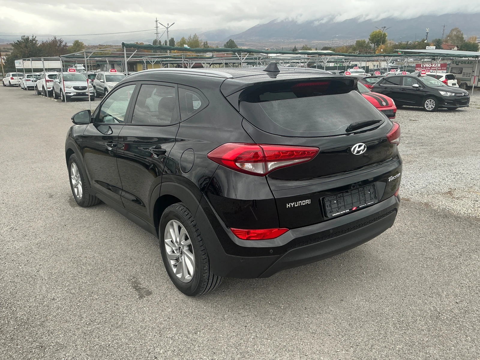 Hyundai Tucson 1.7 CRDI, снимка 6 - Автомобили и джипове - 56140912
