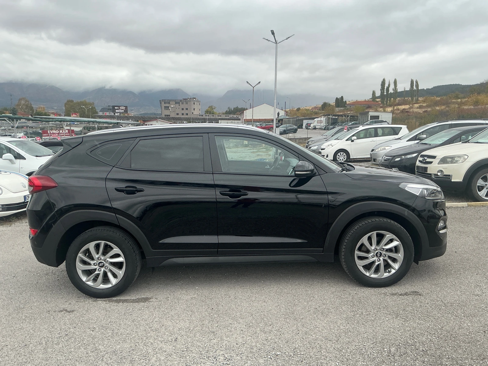 Hyundai Tucson 1.7 CRDI, снимка 4 - Автомобили и джипове - 56140912