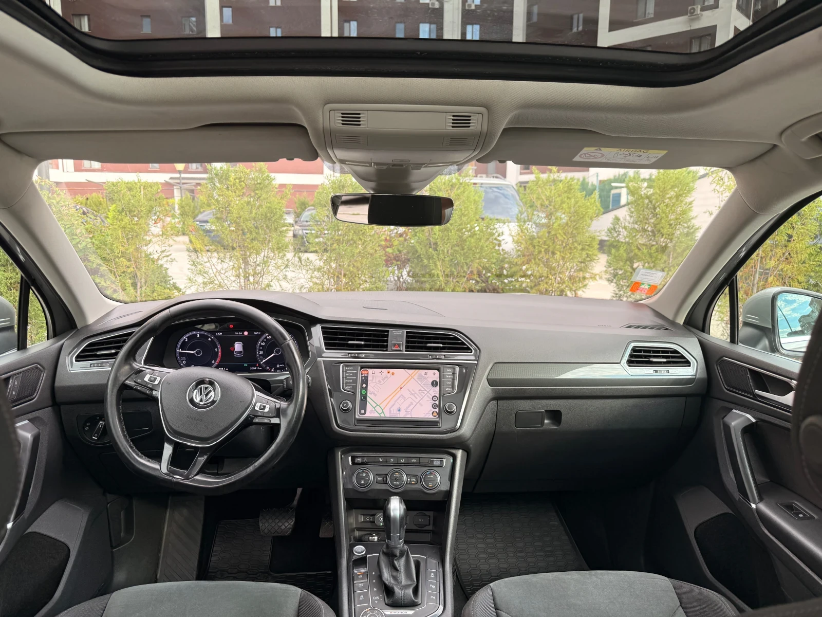 VW Tiguan 2.0TDI/4Motion/Assist/LED/Keyless, снимка 8 - Автомобили и джипове - 56358584