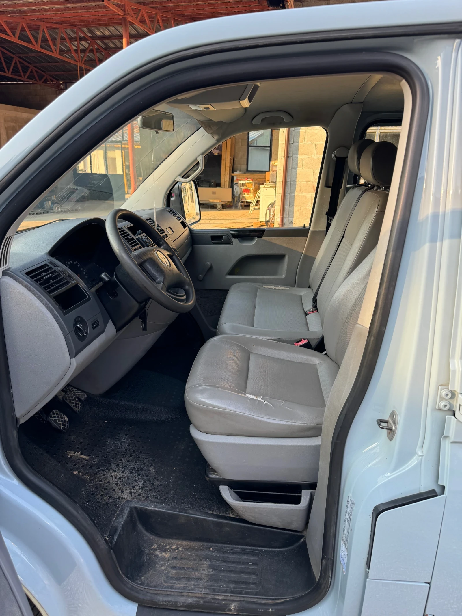VW T5 Цената е до края на месеца. - изображение 7