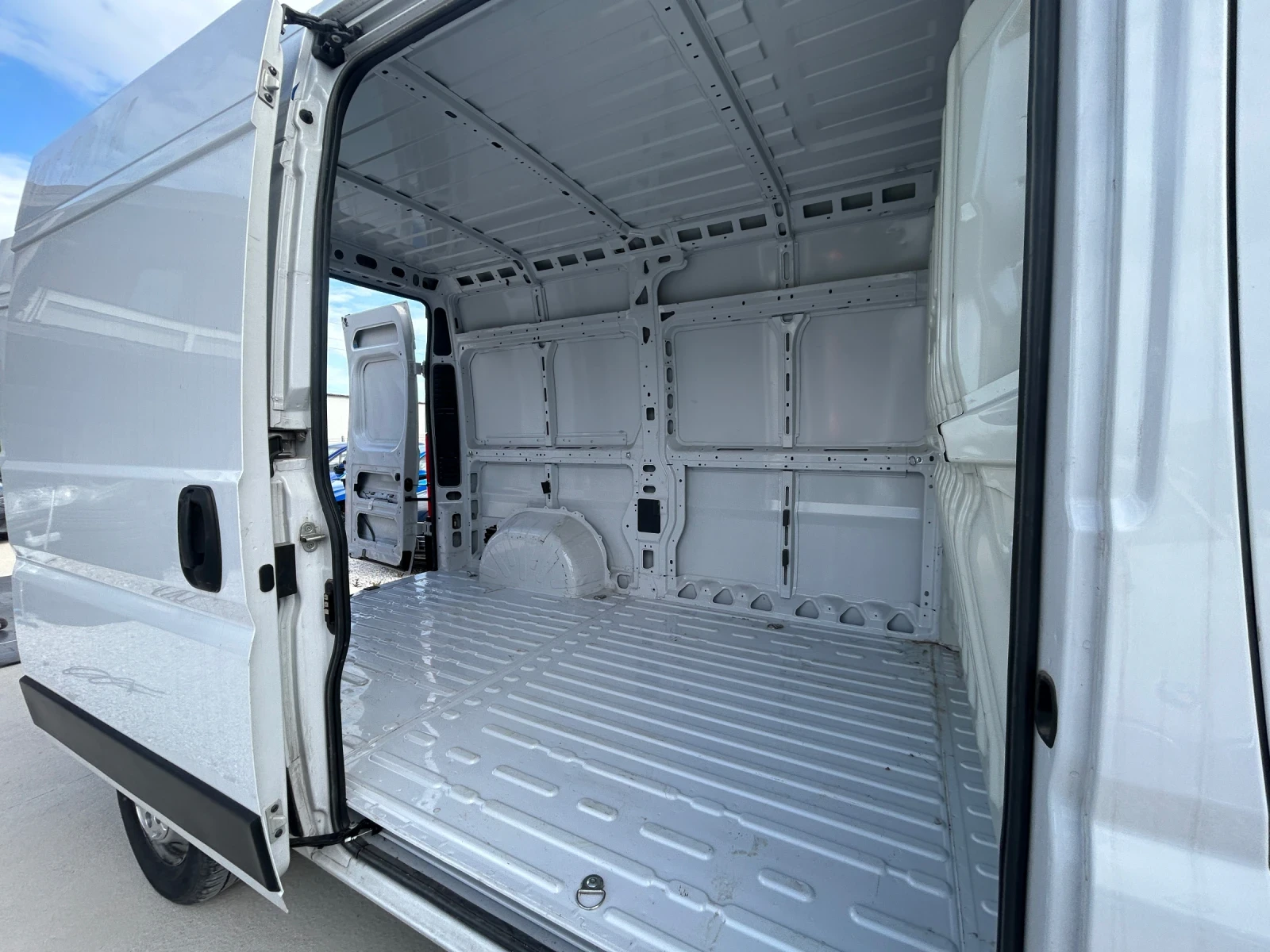 Peugeot Boxer 2.2 - изображение 8