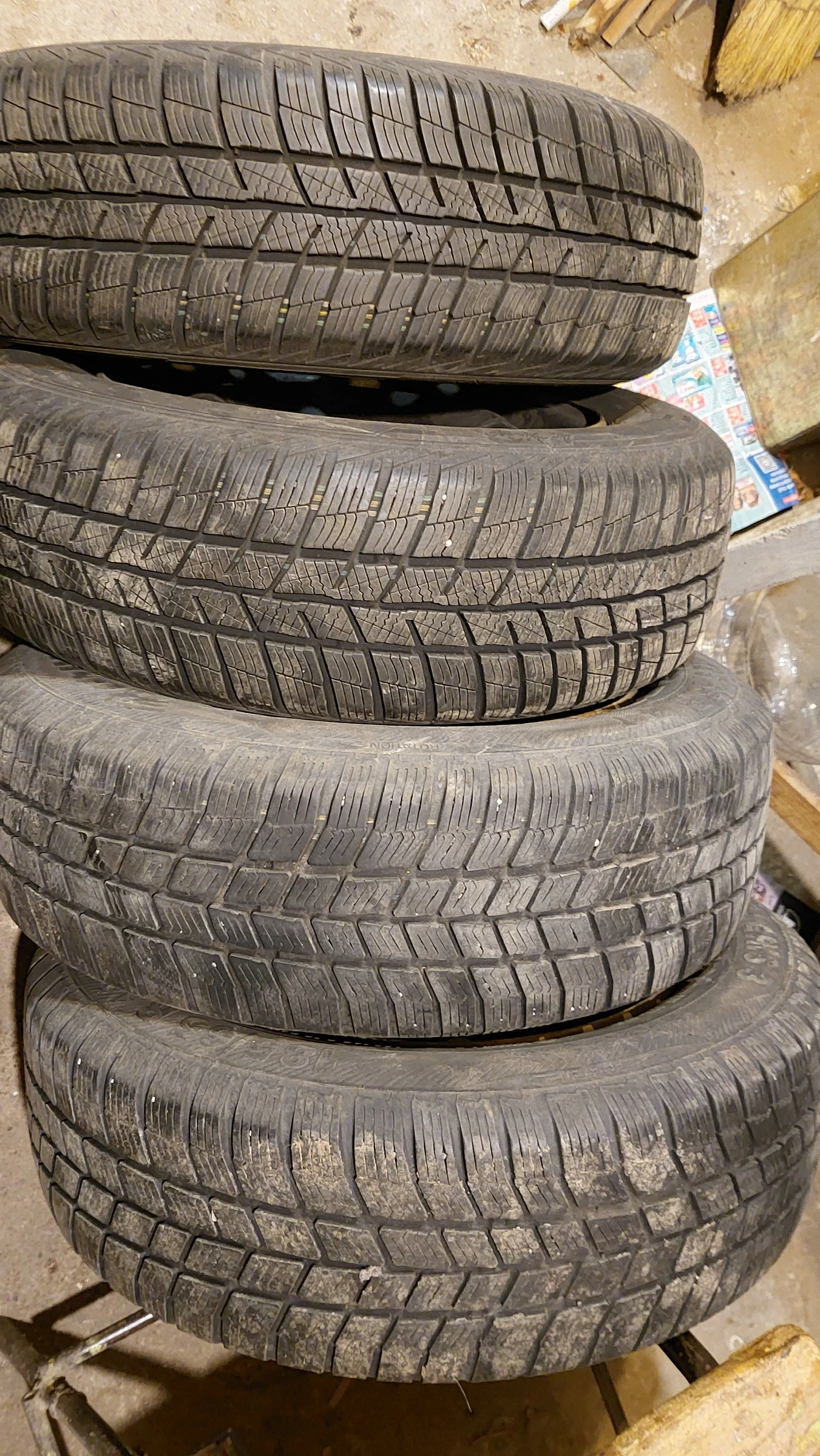 Гуми с джанти Barum 185/65R14, снимка 2 - Гуми и джанти - 55652437
