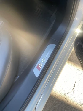Audi S8, снимка 10