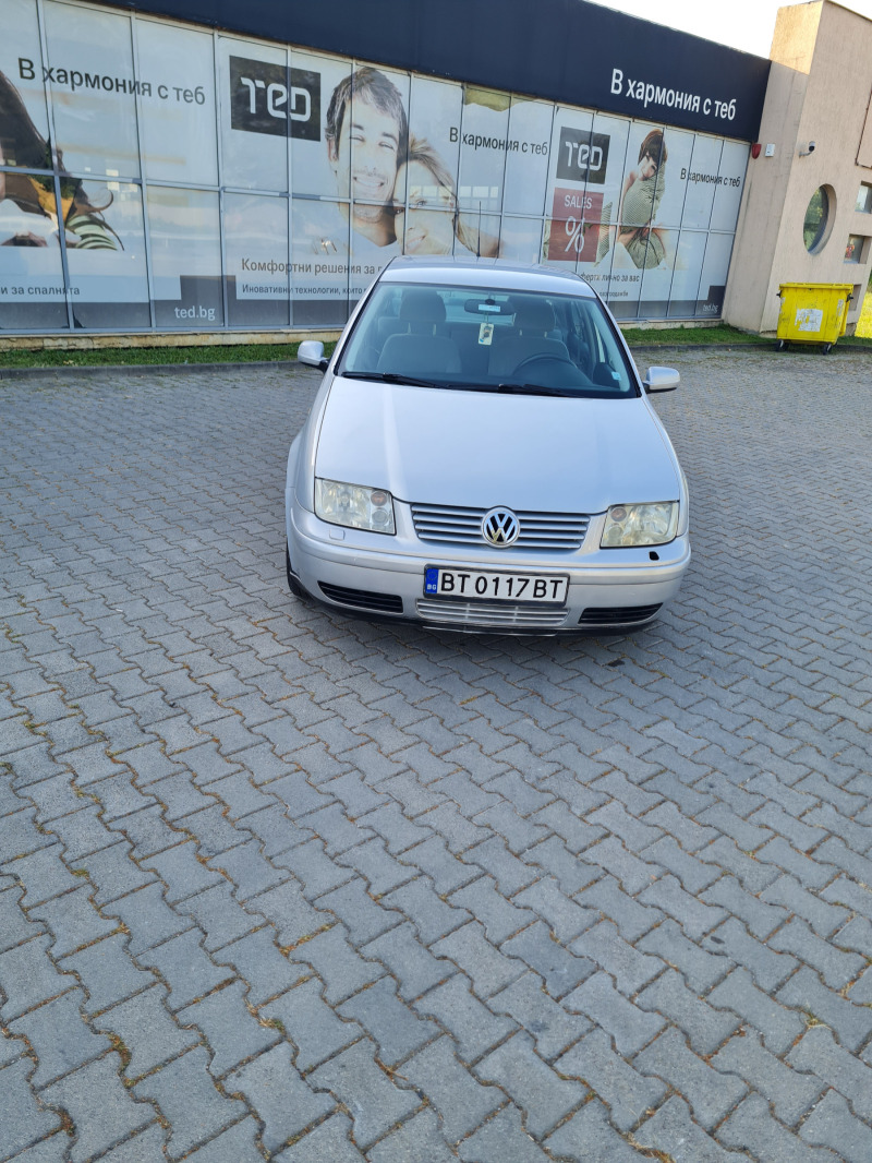 VW Bora 2.0куб.115к.с.Бензин , снимка 1 - Автомобили и джипове - 46365221