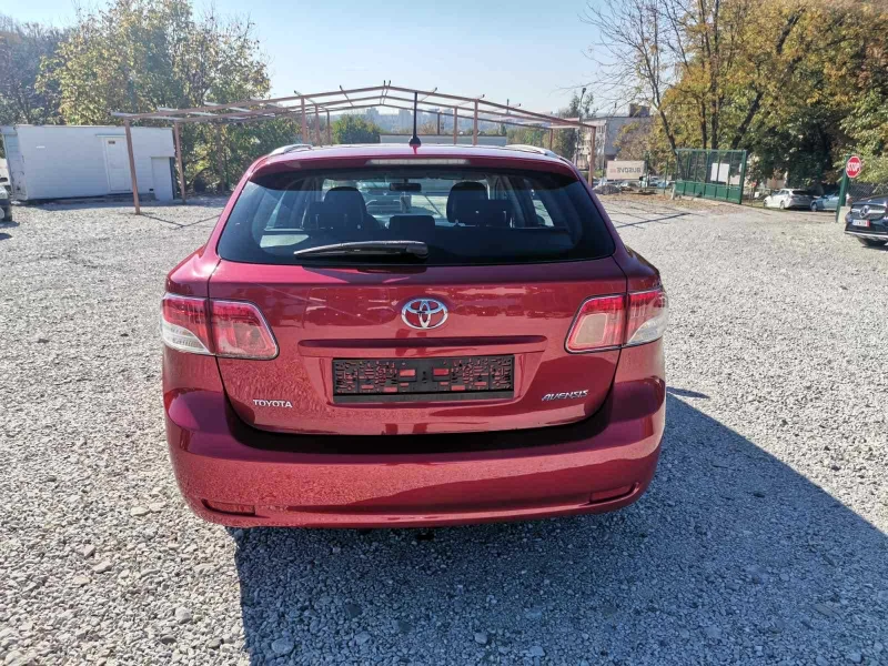 Toyota Avensis 1.8 16V SWISS, снимка 5 - Автомобили и джипове - 49993998