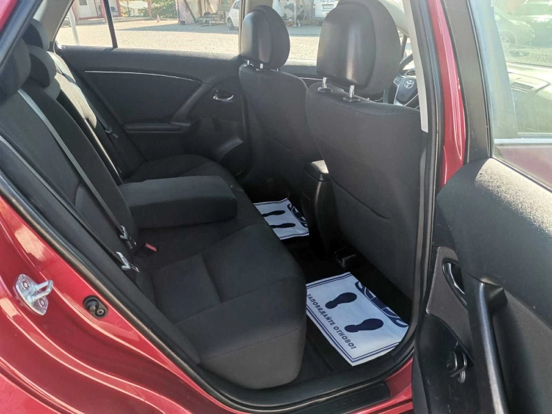 Toyota Avensis 1.8 16V SWISS, снимка 14 - Автомобили и джипове - 49993998