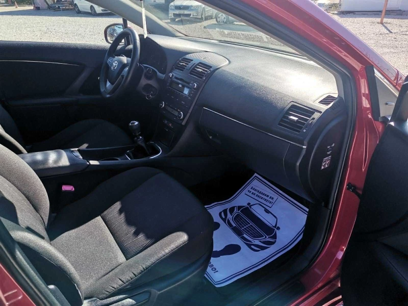 Toyota Avensis 1.8 16V SWISS, снимка 15 - Автомобили и джипове - 49993998