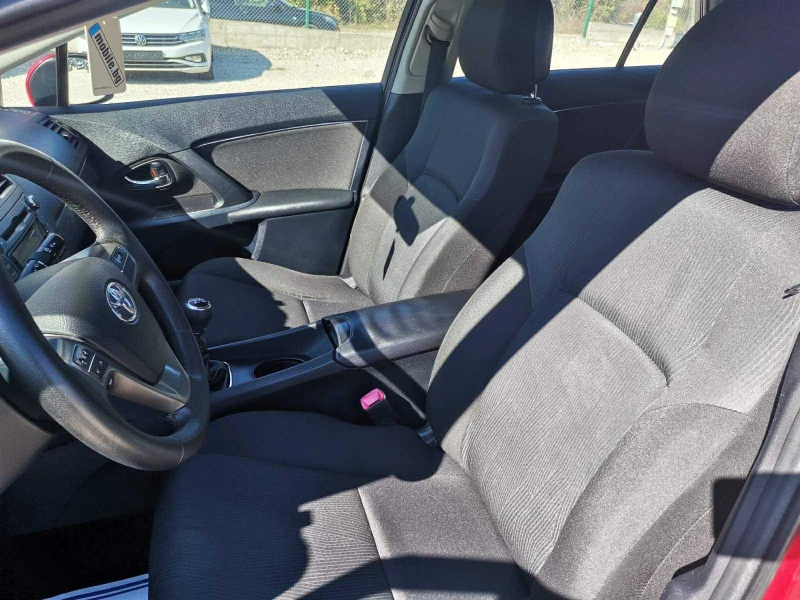 Toyota Avensis 1.8 16V SWISS, снимка 11 - Автомобили и джипове - 49993998