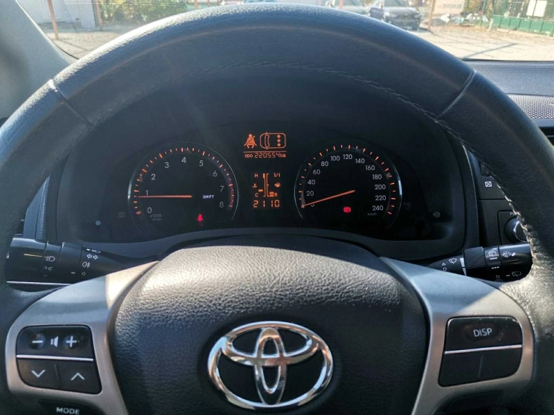 Toyota Avensis 1.8 16V SWISS, снимка 10 - Автомобили и джипове - 49993998