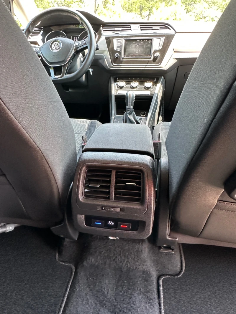 VW Touran Shadow line* DSG* Distronik* 6+ 1, снимка 12 - Автомобили и джипове - 52438956