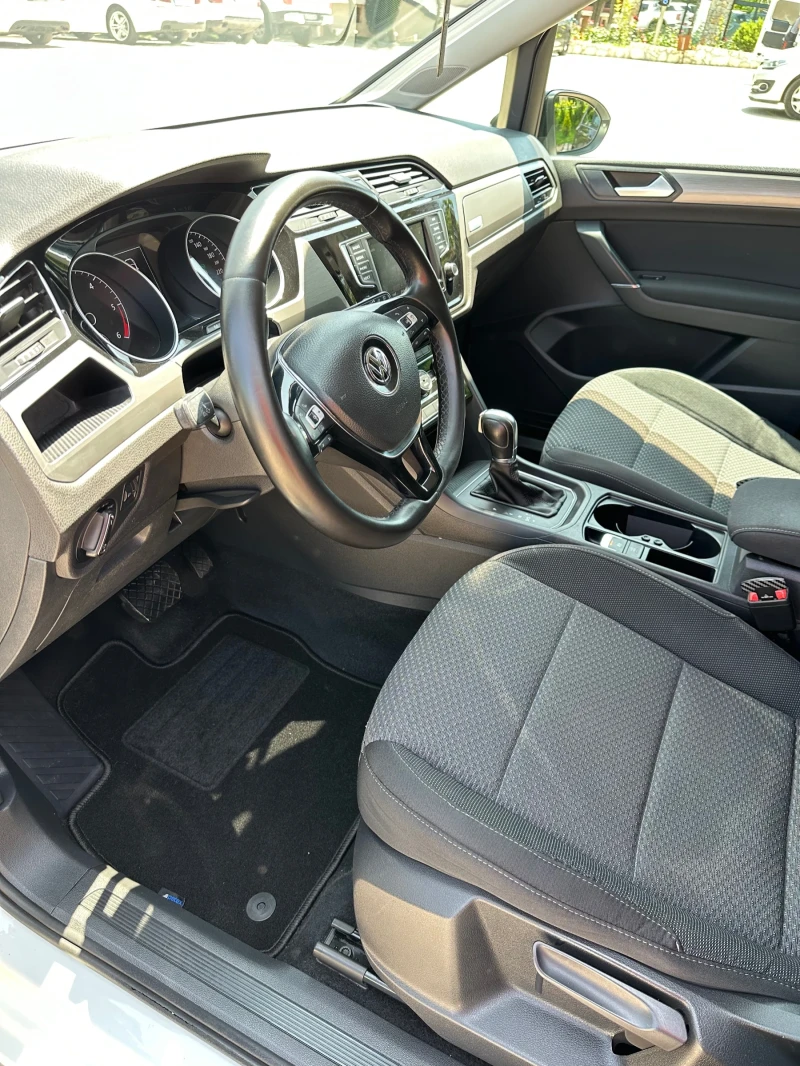 VW Touran Shadow line* DSG* Distronik* 6+ 1, снимка 8 - Автомобили и джипове - 52438956