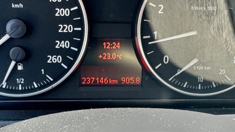 BMW 320 Si, снимка 15 - Автомобили и джипове - 51442858