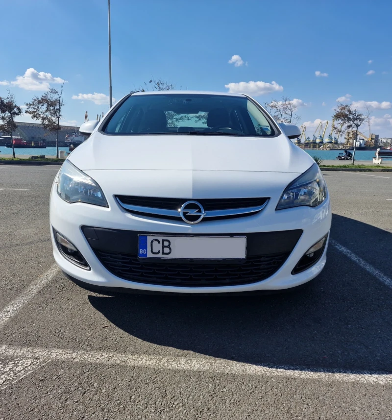 Opel Astra Model J Notchback, снимка 2 - Автомобили и джипове - 52015511
