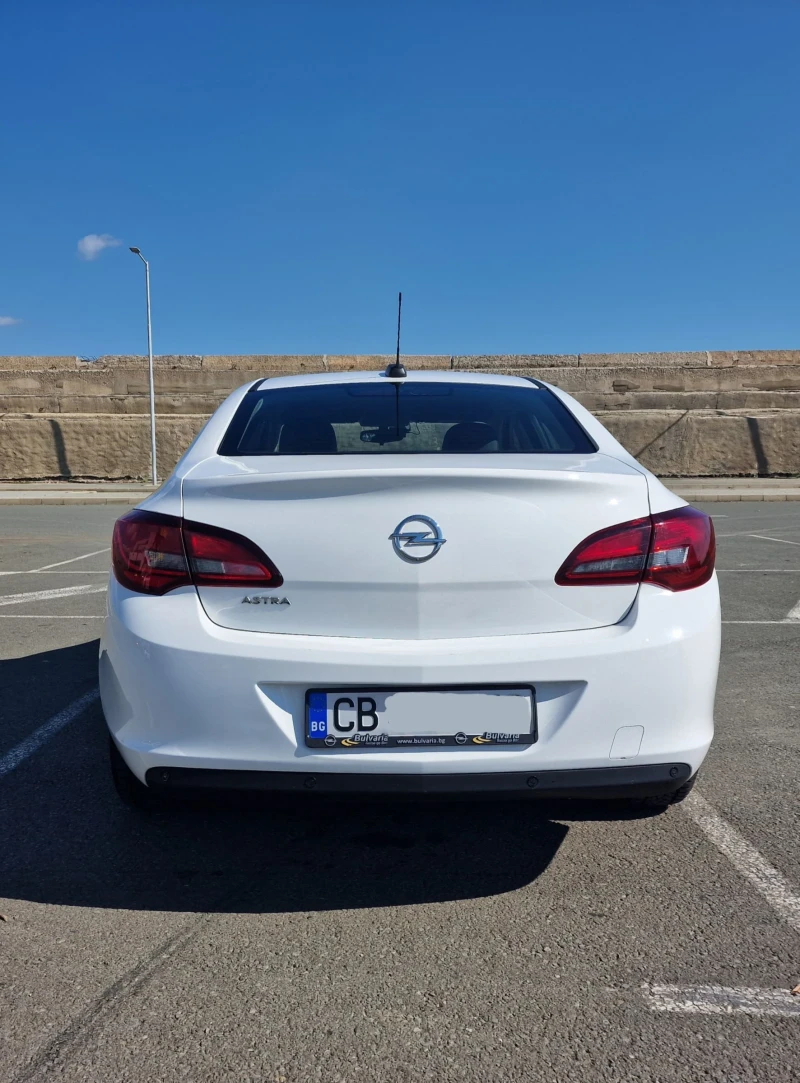 Opel Astra Model J Notchback, снимка 6 - Автомобили и джипове - 52015511