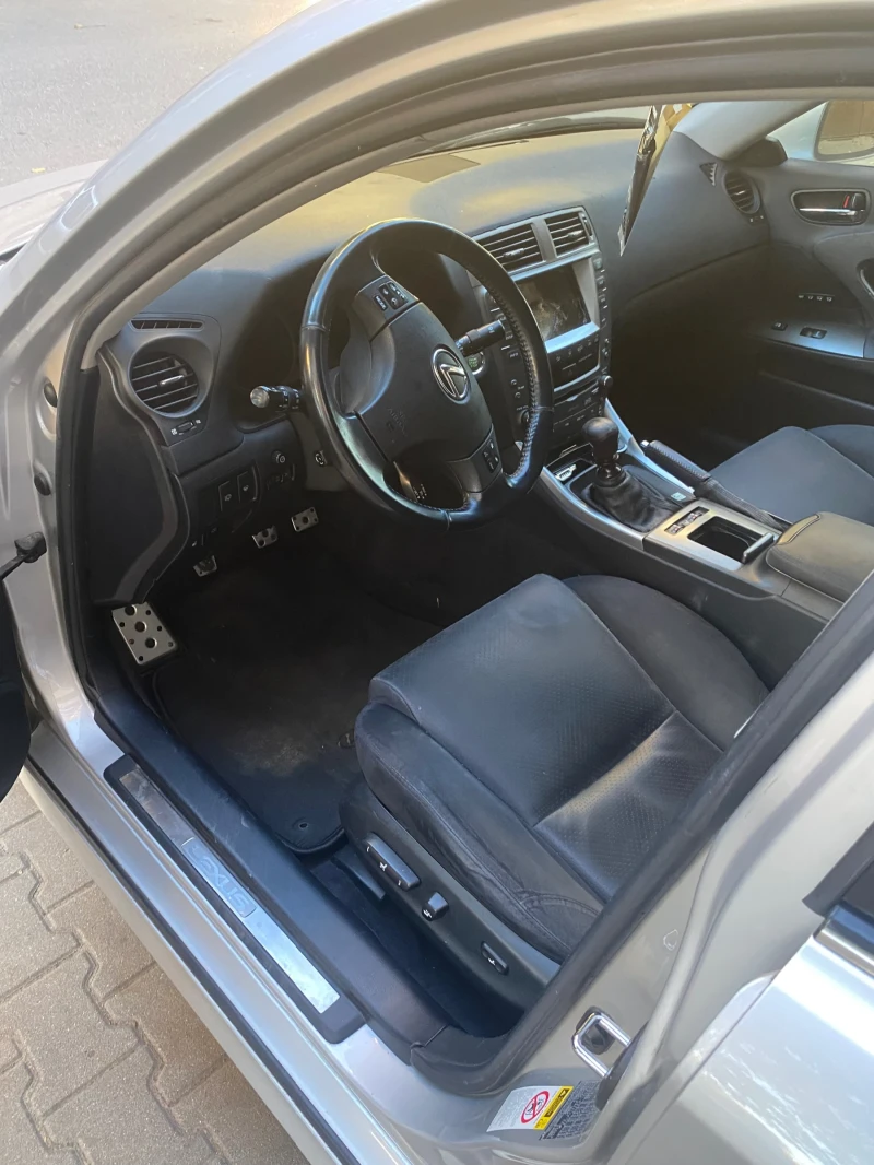 Lexus IS 220d, снимка 4 - Автомобили и джипове - 52542876