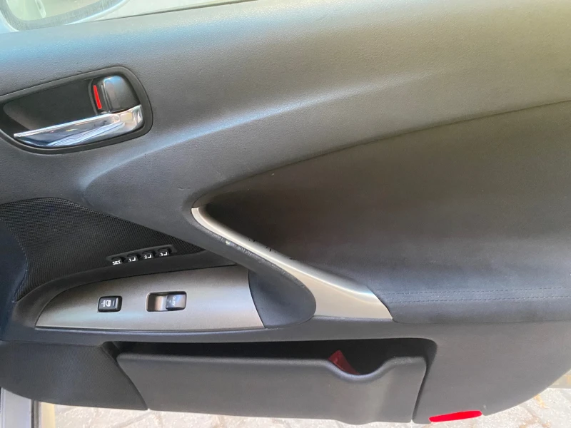 Lexus IS 220d, снимка 7 - Автомобили и джипове - 52542876