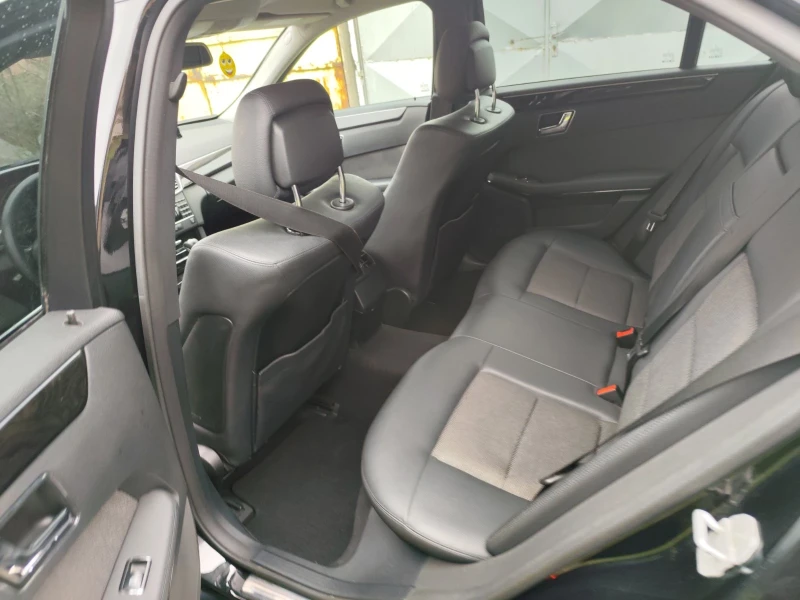 Mercedes-Benz 220, снимка 6 - Автомобили и джипове - 52381585