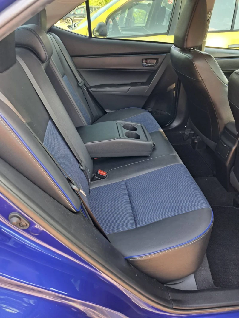 Toyota Corolla SE, снимка 6 - Автомобили и джипове - 52735529