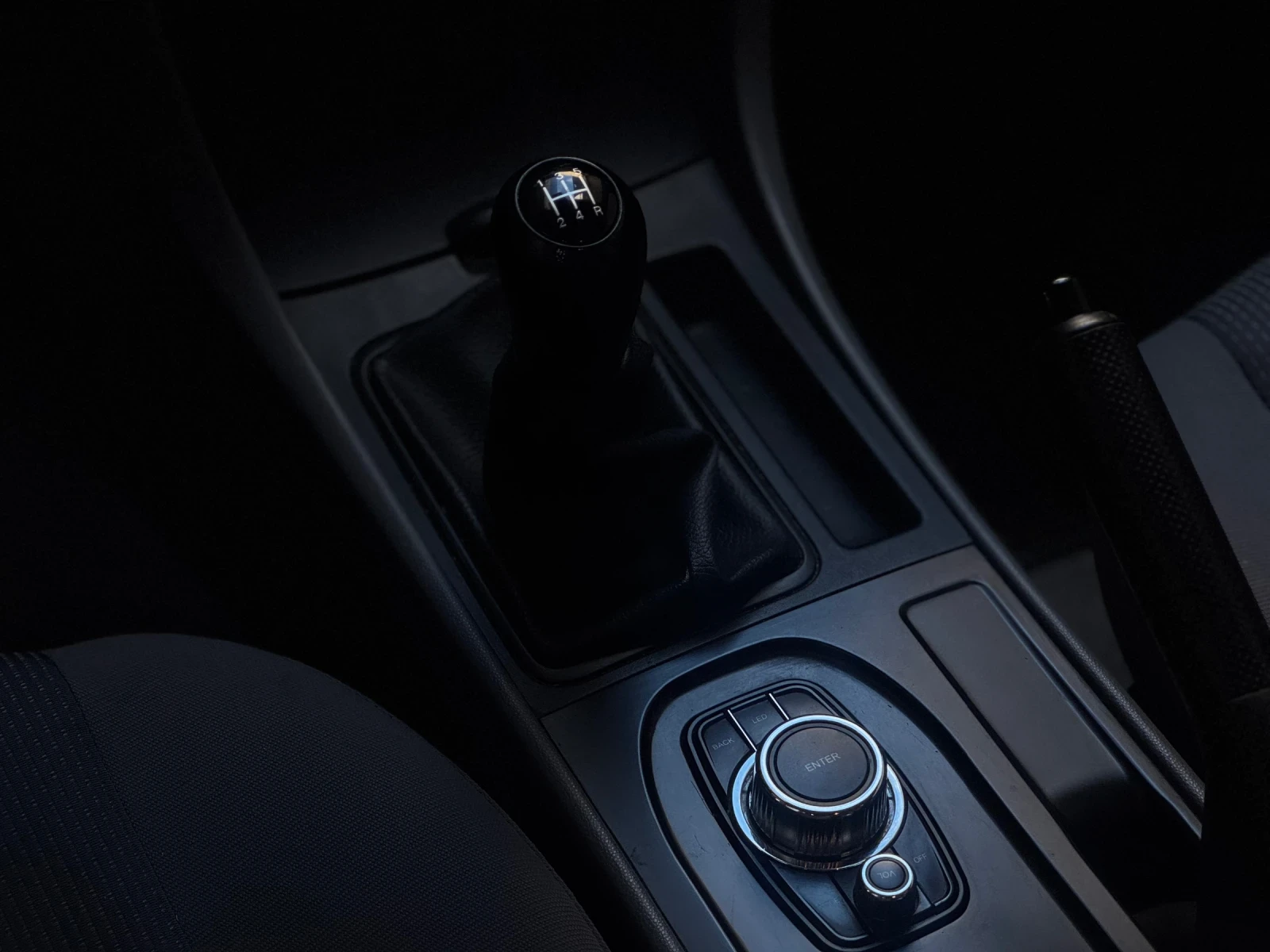 Mazda 3  - изображение 9
