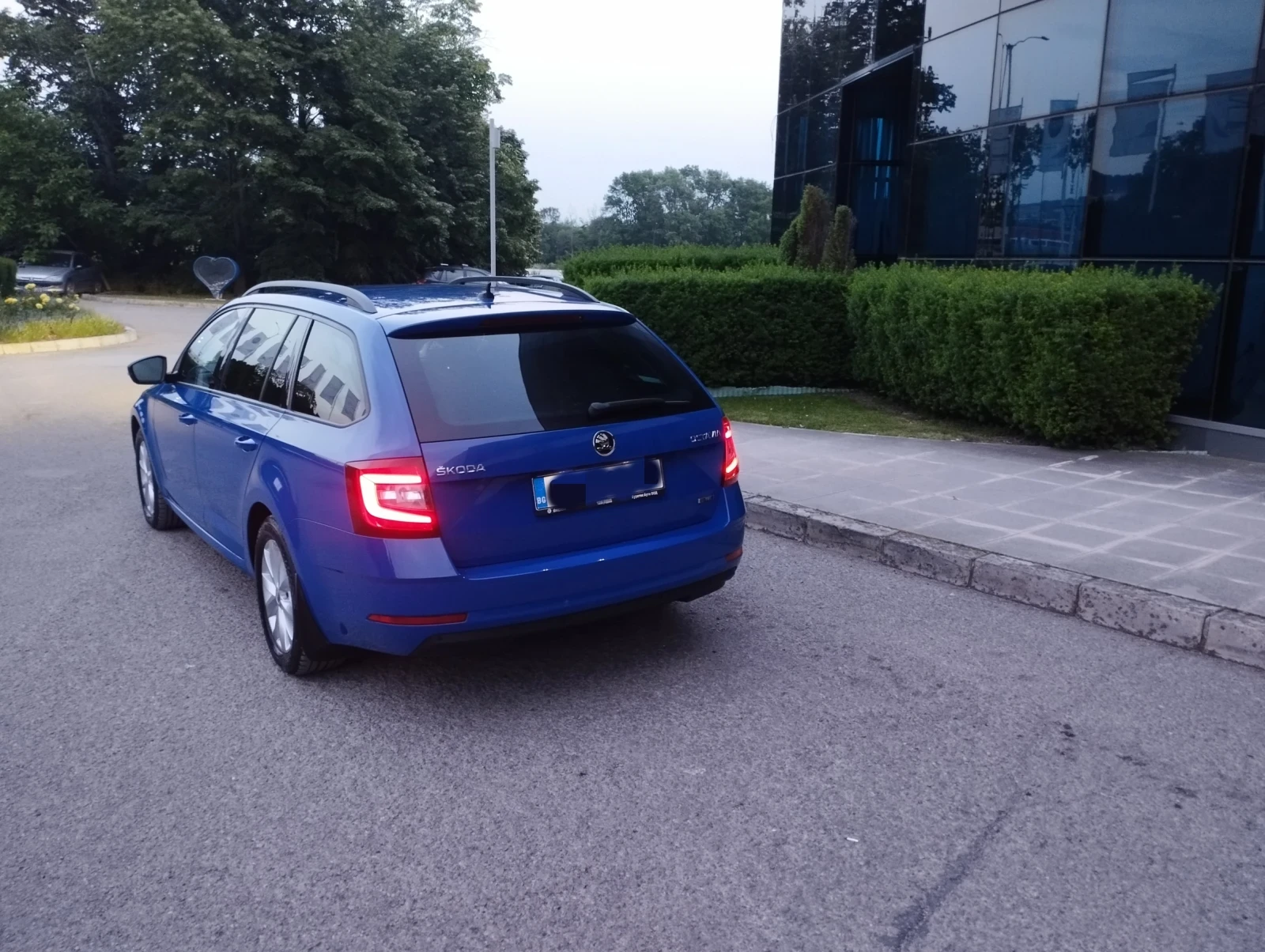Skoda Octavia 1.5 бензин/метан БГ, автомат, LED - изображение 2